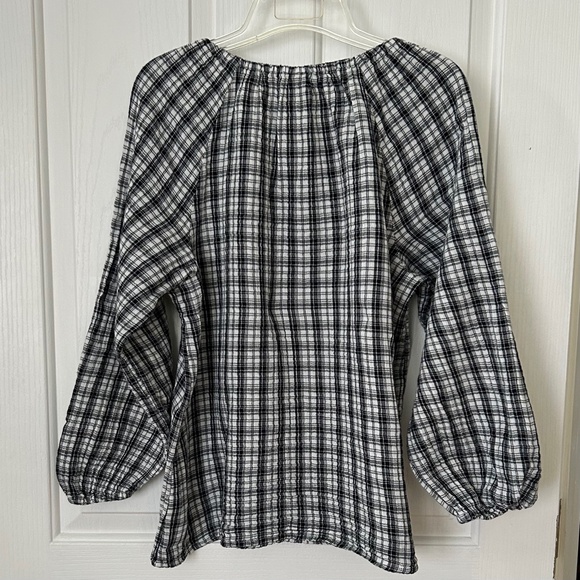 Old Navy Black & White Plaid Popover Blouse – Size Large - Picture 3 of 3
